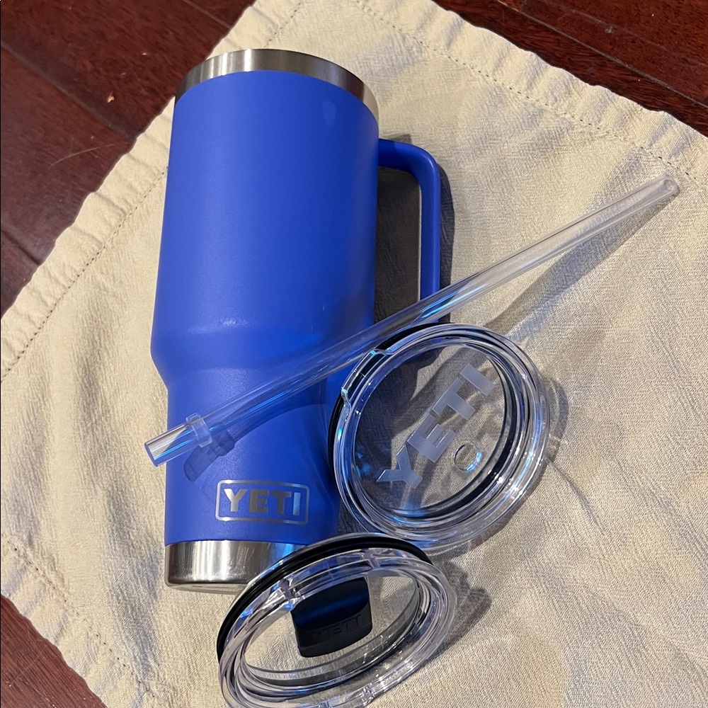 YETI Blue bottle with Clear Lid and Straw
